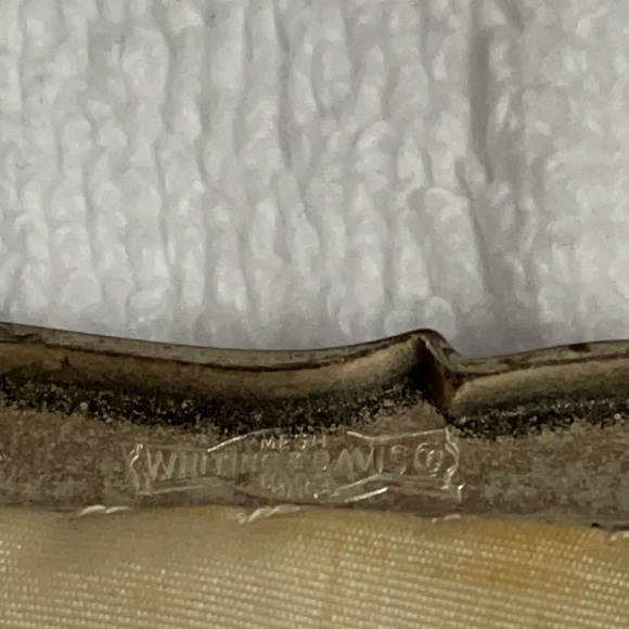 PREOWNED VINTAGE WHITING & DAVIS WRISTLET BAG - Picture 4 of 8